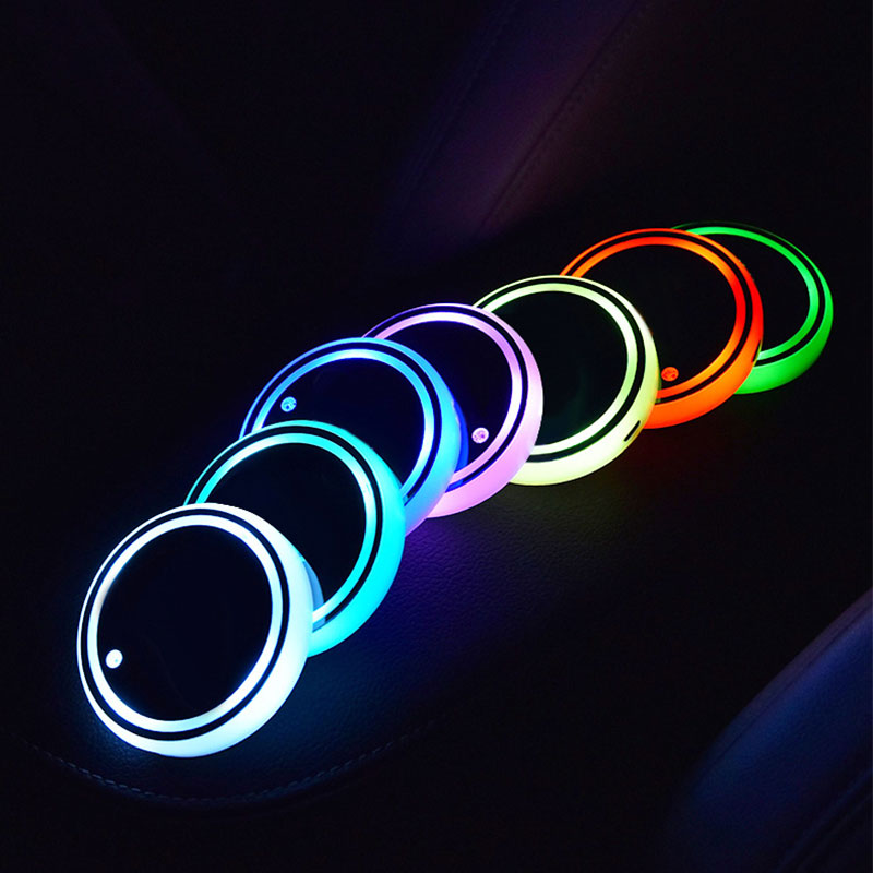 LoisteKuppi – 7-värinen LED-valotyyny auton mukitelineeseen